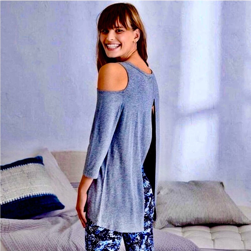 Aerie Cold Shoulder Open Back‎ Top 🌫️✨